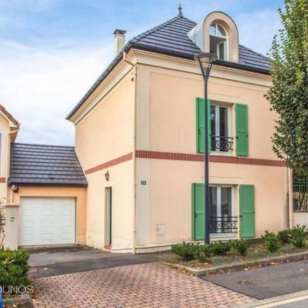 Family Disney House Magny-le-Hongre Exterior photo